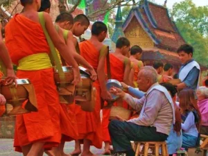 6 Days Laos from Laung Prabang to Vang Vieng and Vientiane