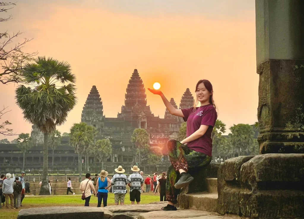 Tourists exploring Angkor Wat and Tonle Sap Lake on private 3-day tour