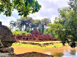Private tour of Kbal Spean jungle trek, Banteay Srei temple, and the Cambodian Landmine Museum near Siem Reap
