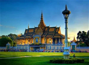 Phnom Penh city tour with a scenic Mekong River sunset cruise, featuring Royal Palace, Wat Phnom, and top attractions in Cambodia.